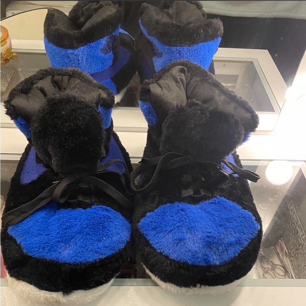 Jordan Women's Blue and Black Furry Slippers
